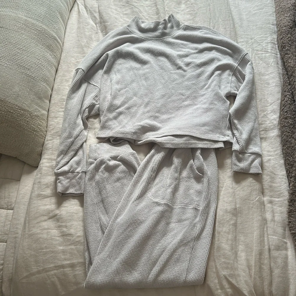 Abercrombie and Fitch lounge collection - Picture 1 of 4